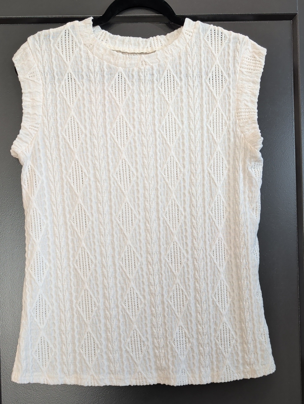 Sleeveless Diamond-Knit Blouse - White